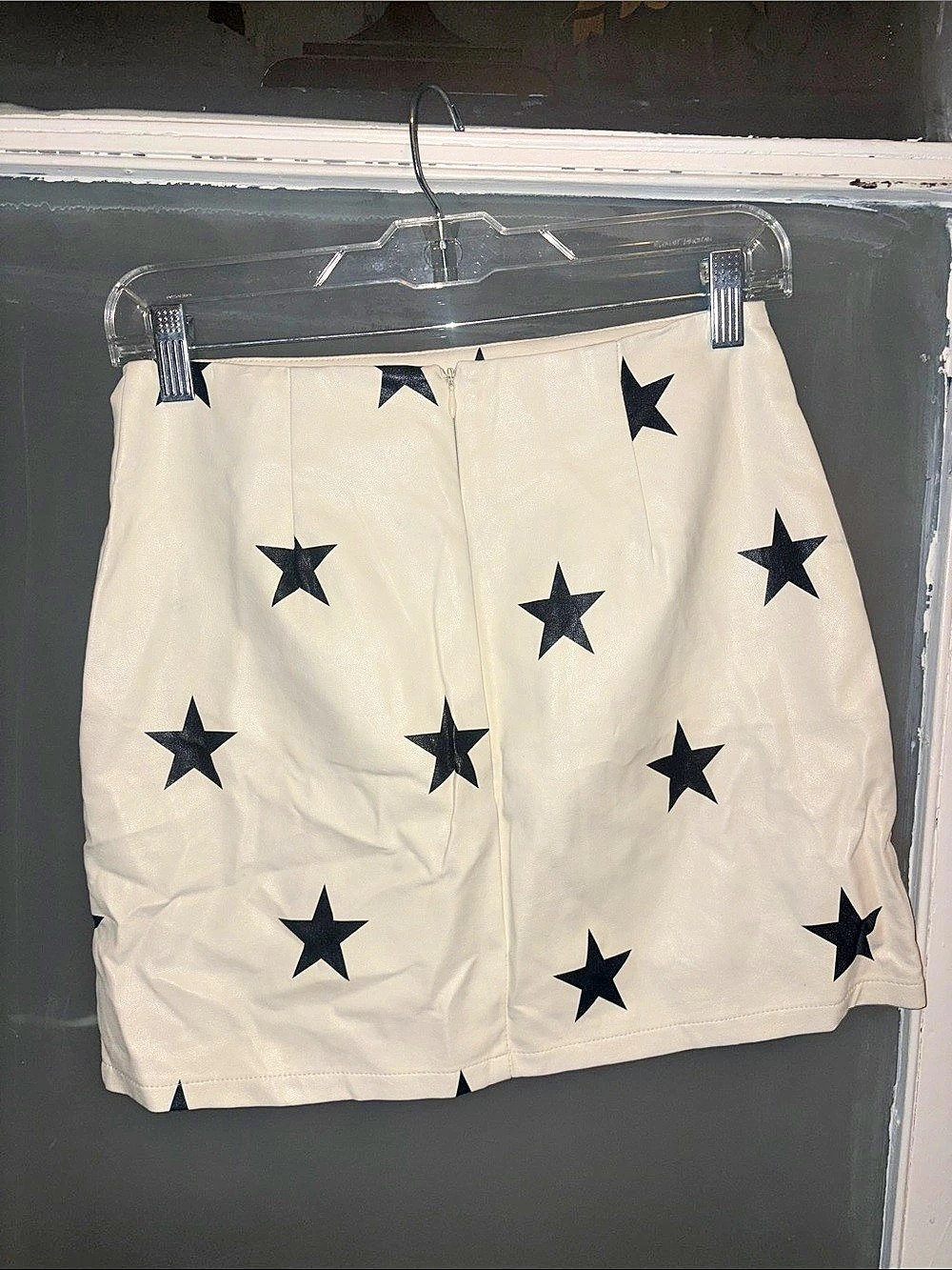 LE LIS Star Print High Waist Shorts in Cream & Black Size Small